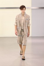 鱒(マス)をテーマにしたイッセイ ミヤケ(ISSEY MIYAKE)の2011年春夏メンズコレクション｜写真25