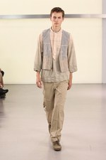 鱒(マス)をテーマにしたイッセイ ミヤケ(ISSEY MIYAKE)の2011年春夏メンズコレクション｜写真27