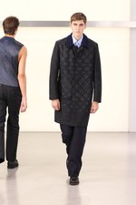 鱒(マス)をテーマにしたイッセイ ミヤケ(ISSEY MIYAKE)の2011年春夏メンズコレクション｜写真29