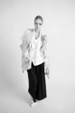 RYOTA SHIGA(リョウタ シガ)、2011年春夏コレクション｜写真7