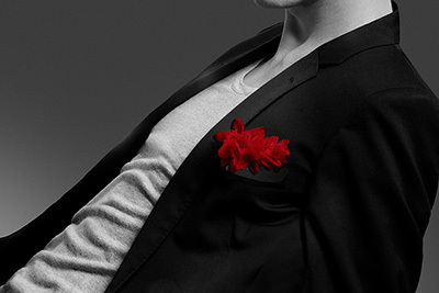 「絞り」から生まれたポケットチーフ「カザーロ」