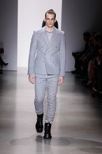 カルバン・クライン コレクション 2015年秋コレクション - モノクロ映画の世界は、男臭さとともに｜写真8