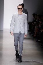 カルバン・クライン コレクション 2015年秋コレクション - モノクロ映画の世界は、男臭さとともに｜写真11