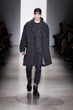 カルバン・クライン コレクション 2015年秋コレクション - モノクロ映画の世界は、男臭さとともに｜写真18