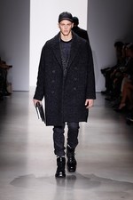 カルバン・クライン コレクション 2015年秋コレクション - モノクロ映画の世界は、男臭さとともに｜写真20