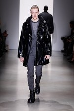 カルバン・クライン コレクション 2015年秋コレクション - モノクロ映画の世界は、男臭さとともに｜写真23