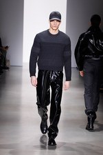 カルバン・クライン コレクション 2015年秋コレクション - モノクロ映画の世界は、男臭さとともに｜写真26