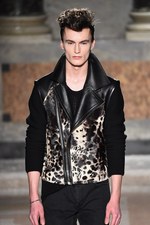 ロベルト カヴァリ 2015-16年秋冬メンズコレクション - ヴィンテージを反映した雄大なロック｜写真33