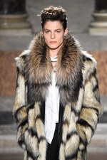 ロベルト カヴァリ 2015-16年秋冬メンズコレクション - ヴィンテージを反映した雄大なロック｜写真43