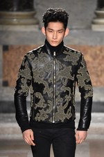 ロベルト カヴァリ 2015-16年秋冬メンズコレクション - ヴィンテージを反映した雄大なロック｜写真46