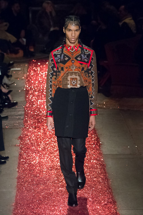 ジバンシィ バイ リカルド ティッシ (Givenchy by Riccardo Tisci) 2015-16年秋冬ウィメンズ&メンズコレクション  - 写真40