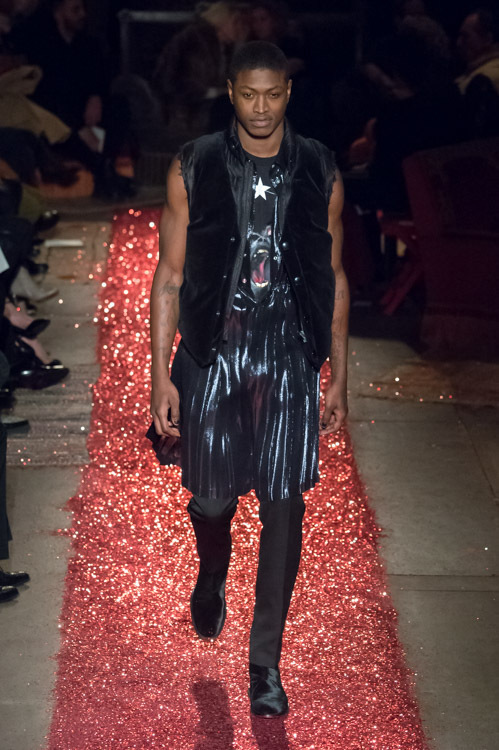 ジバンシィ バイ リカルド ティッシ (Givenchy by Riccardo Tisci) 2015-16年秋冬ウィメンズ&メンズコレクション  - 写真53