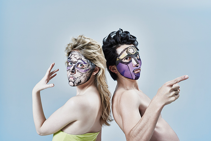 『ジョジョの奇妙な冒険』なりきり美容フェイスパック登場！石仮面とスタープラチナのマスク | 写真