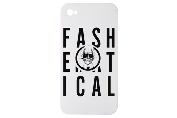 ブラックユーモアの効いたカール・ラガーフェルドやマックイーンのiPhoneケースが登場！