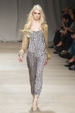 美しいドレスが勢ぞろい アイスバーグ(ICEBERG)、2011年春夏コレクション：ミラノ ファッション ウィーク｜写真6