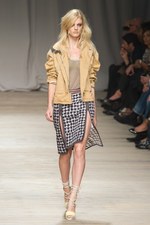 美しいドレスが勢ぞろい アイスバーグ(ICEBERG)、2011年春夏コレクション：ミラノ ファッション ウィーク｜写真10