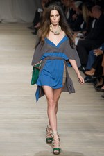 美しいドレスが勢ぞろい アイスバーグ(ICEBERG)、2011年春夏コレクション：ミラノ ファッション ウィーク｜写真29