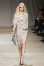 美しいドレスが勢ぞろい アイスバーグ(ICEBERG)、2011年春夏コレクション：ミラノ ファッション ウィーク｜写真31