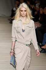 美しいドレスが勢ぞろい アイスバーグ(ICEBERG)、2011年春夏コレクション：ミラノ ファッション ウィーク｜写真32