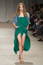 美しいドレスが勢ぞろい アイスバーグ(ICEBERG)、2011年春夏コレクション：ミラノ ファッション ウィーク｜写真40