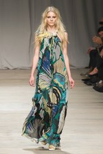 美しいドレスが勢ぞろい アイスバーグ(ICEBERG)、2011年春夏コレクション：ミラノ ファッション ウィーク｜写真44