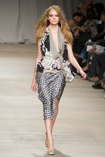 美しいドレスが勢ぞろい アイスバーグ(ICEBERG)、2011年春夏コレクション：ミラノ ファッション ウィーク｜写真46