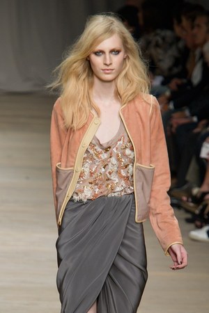 美しいドレスが勢ぞろい アイスバーグ(ICEBERG)、2011年春夏コレクション：ミラノ ファッション ウィーク｜写真23