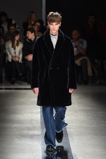 MSGM 2015-16年秋冬メンズコレクション - ロケットと宇宙に憧れて｜写真1