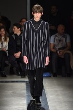 MSGM 2015-16年秋冬メンズコレクション - ロケットと宇宙に憧れて｜写真19