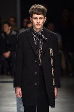 MSGM 2015-16年秋冬メンズコレクション - ロケットと宇宙に憧れて｜写真21