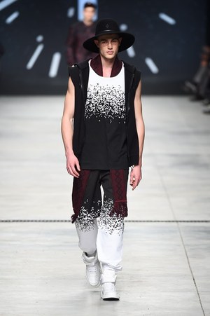 マルセロ・ブロン カウンティ・オブ・ミラン(MARCELO BURLON COUNTY OF MILAN) 2015-16年秋冬ウィメンズ&メンズコレクション  - 写真14