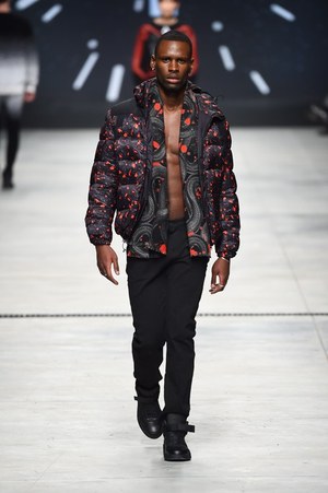 マルセロ・ブロン カウンティ・オブ・ミラン(MARCELO BURLON COUNTY OF MILAN) 2015-16年秋冬ウィメンズ&メンズコレクション  - 写真22