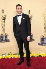 バーバリーに身を包んだジェイク・ギレンホール｜写真2