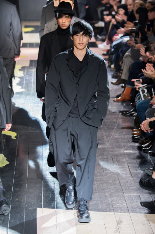 ヨウジヤマモト(Yohji Yamamoto) 2015-16年秋冬メンズコレクション  - 写真100