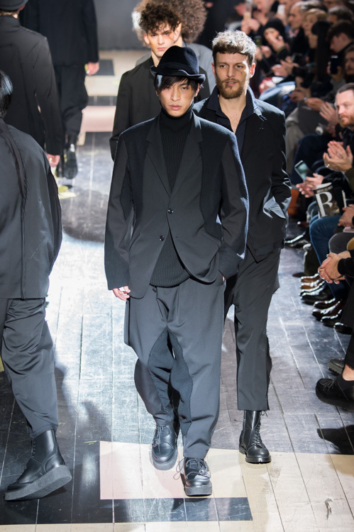 ヨウジヤマモト(Yohji Yamamoto) 2015-16年秋冬メンズコレクション シルエット - 写真49