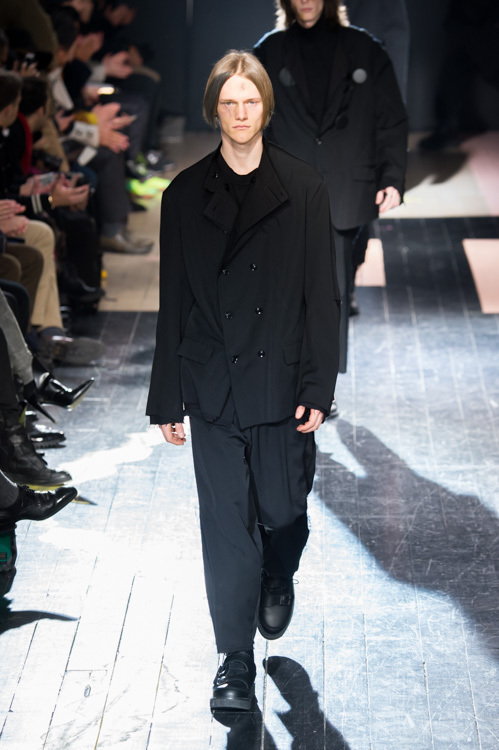 ヨウジヤマモト(Yohji Yamamoto) 2015-16年秋冬メンズコレクション  - 写真96