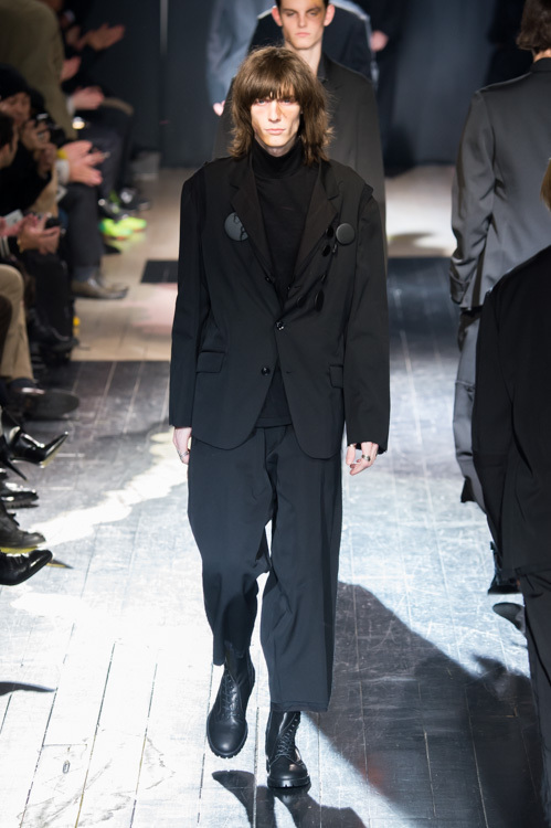 ヨウジヤマモト(Yohji Yamamoto) 2015-16年秋冬メンズコレクション シルエット - 写真45