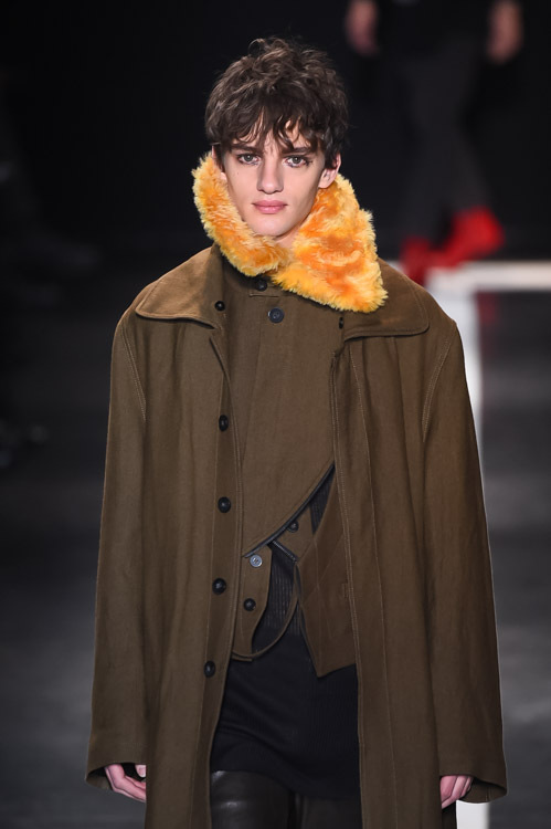 アン ドゥムルメステール(ANN DEMEULEMEESTER) 2015-16年秋冬メンズコレクション  - 写真32