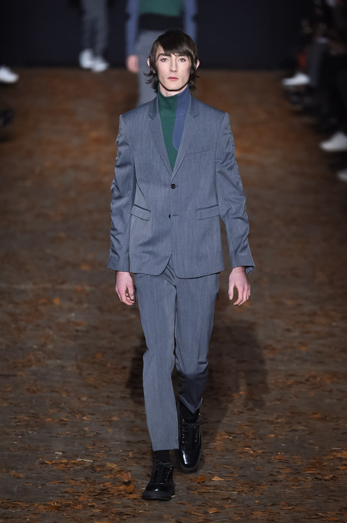 クリスヴァンアッシュ(KRISVANASSCHE) 2015-16年秋冬メンズコレクション シルエット - 写真1