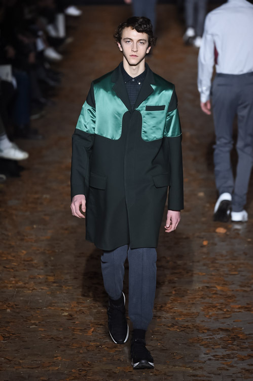 クリスヴァンアッシュ(KRISVANASSCHE) 2015-16年秋冬メンズコレクション シルエット - 写真7