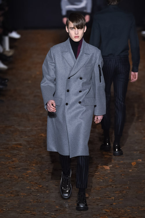 クリスヴァンアッシュ(KRISVANASSCHE) 2015-16年秋冬メンズコレクション シルエット - 写真16