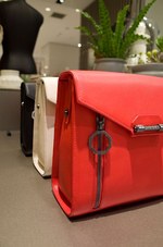 ディーゼルの限定ショップが伊勢丹新宿店にオープン - デニム×レザーバッグが先行発売｜写真12