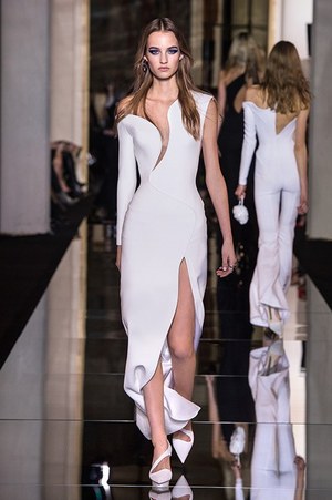 アトリエ ヴェルサーチェ オートクチュール(Atelier Versace Haute Couture) 2015年春夏ウィメンズコレクション  - 写真5