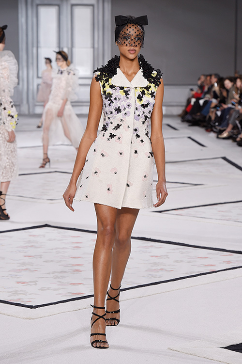 ジャンバティスタ ヴァリ オートクチュール(GiAMBATTiSTA VALLi Haute Couture) 2015年春夏ウィメンズコレクション  - 写真27