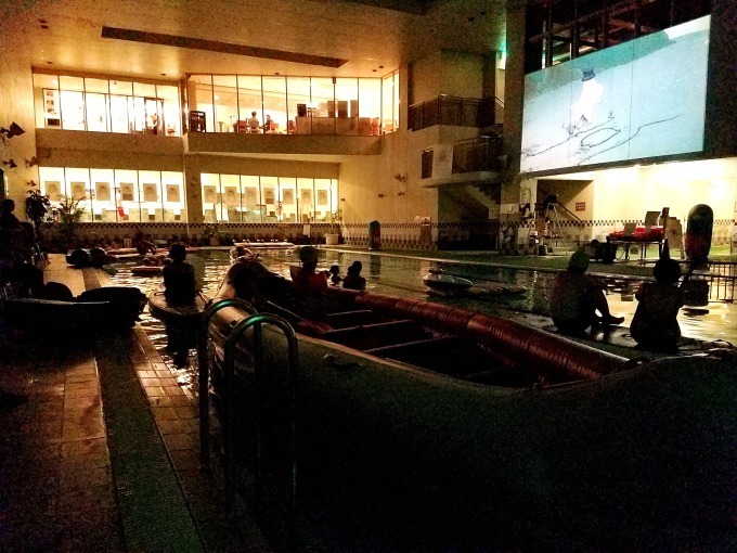 温泉に浸かりながら映画鑑賞「那須温泉映画祭」開催、『ゼロ・グラビティ』や『SING』上映｜写真2