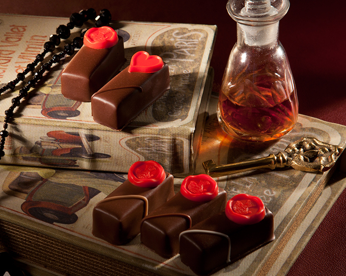 ジョンカナヤから大人のバレンタインチョコレート発売 - 赤いハートの蜜蝋に想いを込めて | 写真