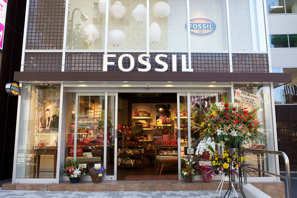 FOSSILの世界初ウィメンズ オンリーショップが明治通りにオープン
