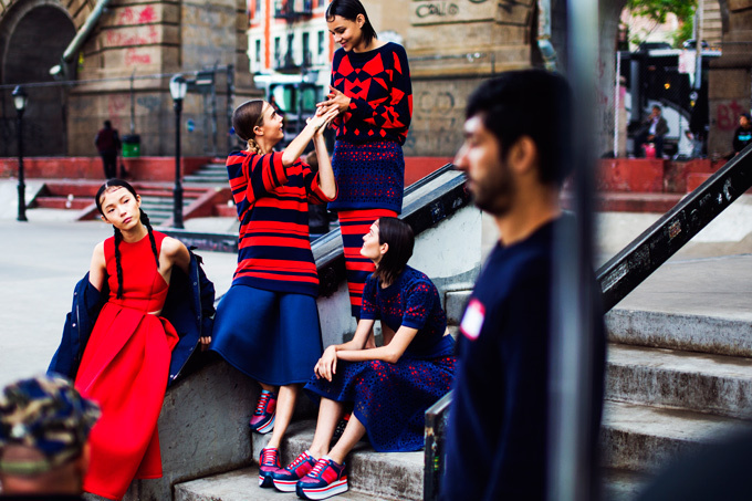 セクシーなストリート感、DKNYが2015年春夏コレクションのキャンペーンビジュアルを公開 | 写真