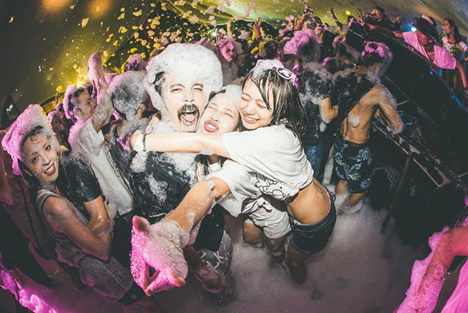 泡パが8ヶ月間 毎月開催！第1弾は“泡”と“アフロ”にまみれる真夏の夜に｜写真8