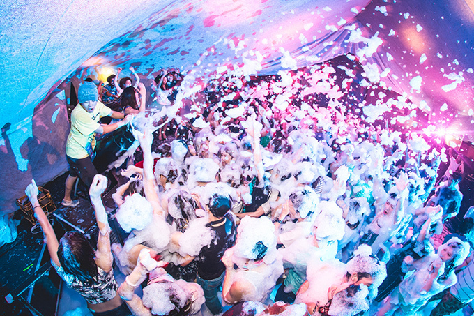 泡パが8ヶ月間 毎月開催！第1弾は“泡”と“アフロ”にまみれる真夏の夜に｜写真9